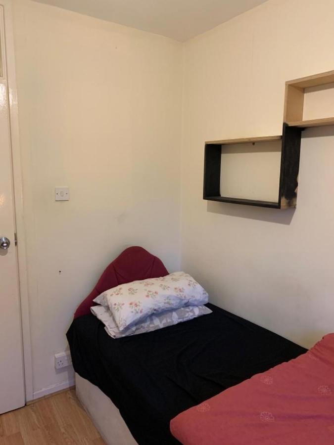 Arbnb Comfy Sleep Guest House Self Catering Private Bedrooms 60 Pound Per Night Per Person London Eksteriør bilde
