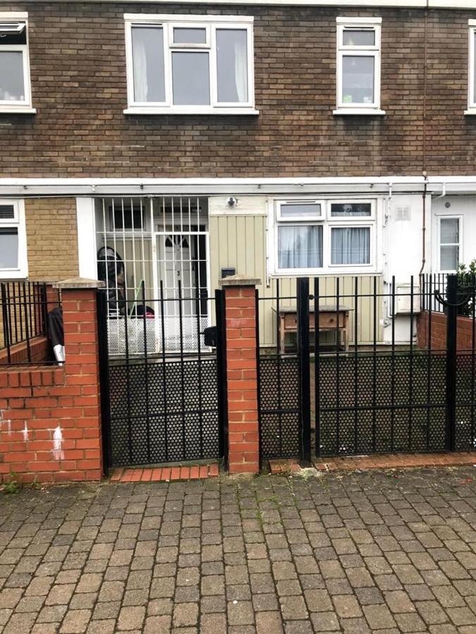Arbnb Comfy Sleep Guest House Self Catering Private Bedrooms 60 Pound Per Night Per Person London Eksteriør bilde